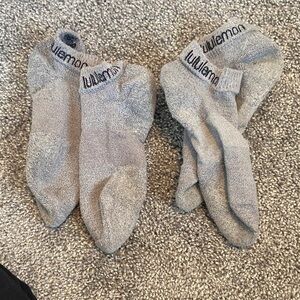 2 pair lululemon sport socks Sz 7-9 Women